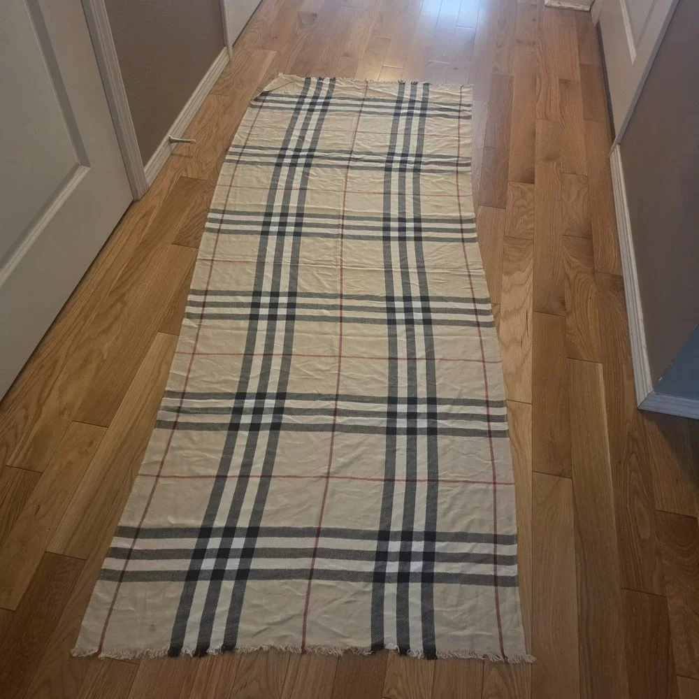 Burberry Nova Check Oversized Wool Silk Scarf Shawl 80% Wool 20% Silk Italy